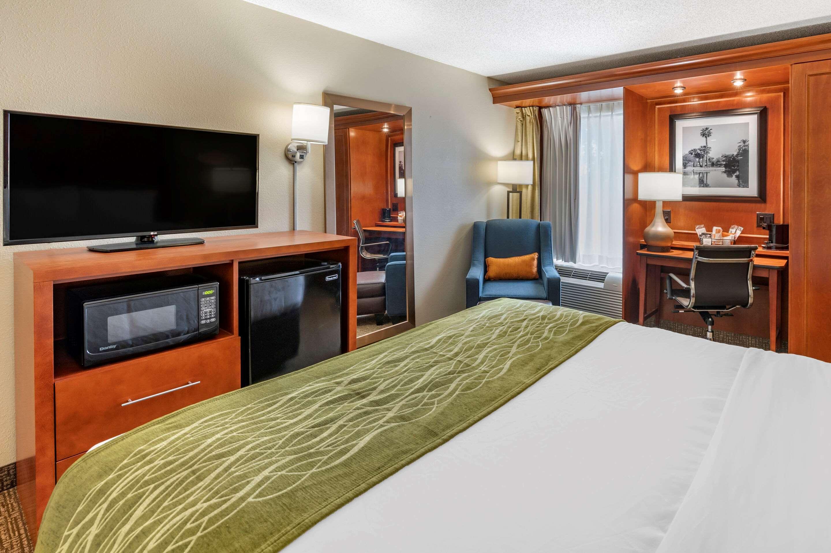 Comfort Inn Oxford - University Area Екстериор снимка