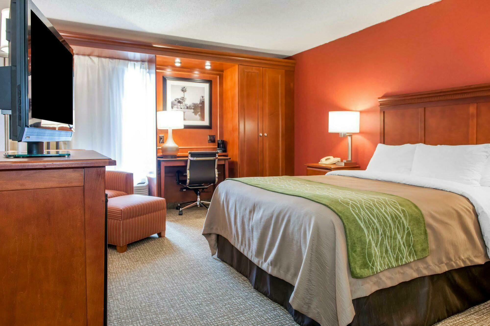 Comfort Inn Oxford - University Area Екстериор снимка